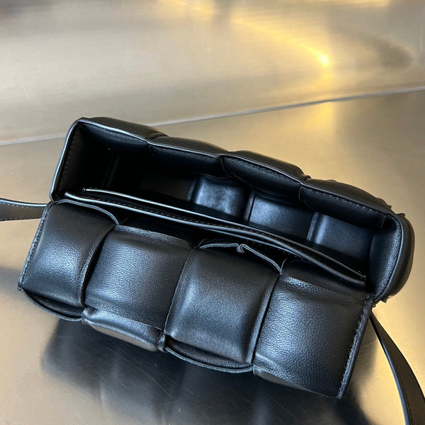 MINI CASSETTA 18 IN PELLE DI AGNELLO NERA