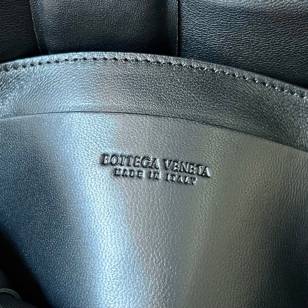 MINI CASSETTA 18 IN PELLE DI AGNELLO NERA