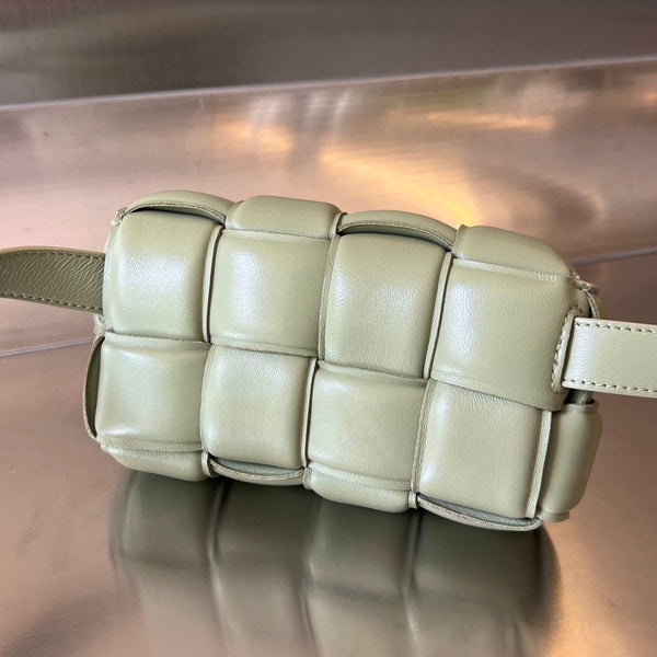 MINI CASSETTE 18 IN WHITE CREAM LAMBSKIN