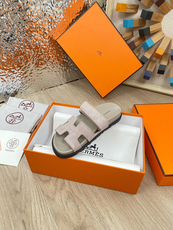 chypre sandal pinkish beige suede calfskin white thread embroidered