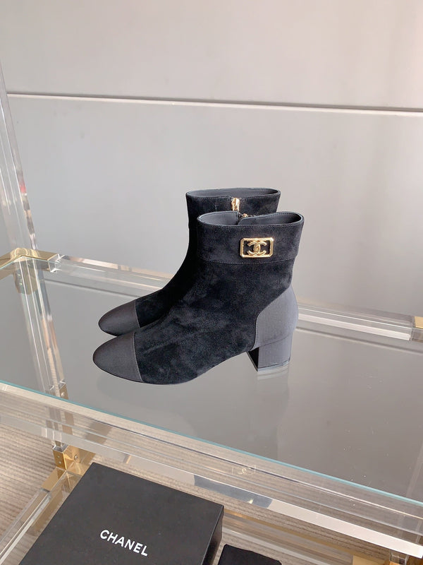 CC Low-Cut Logo Ankle Boots 50mm Black Suede Frabic 464557