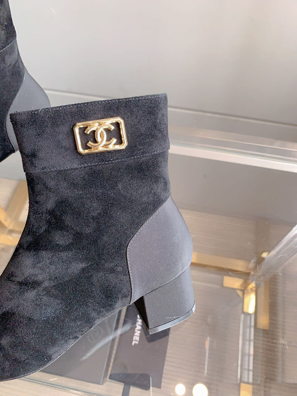 CC Low-Cut Logo Ankle Boots 50mm Black Suede Frabic 464557