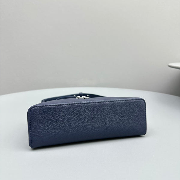 Extra Pocket L19 Navy Cowhide Shw