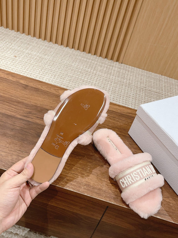 CD Dway Slide Pastel Pink Fleece Lining And Canvas Fabric