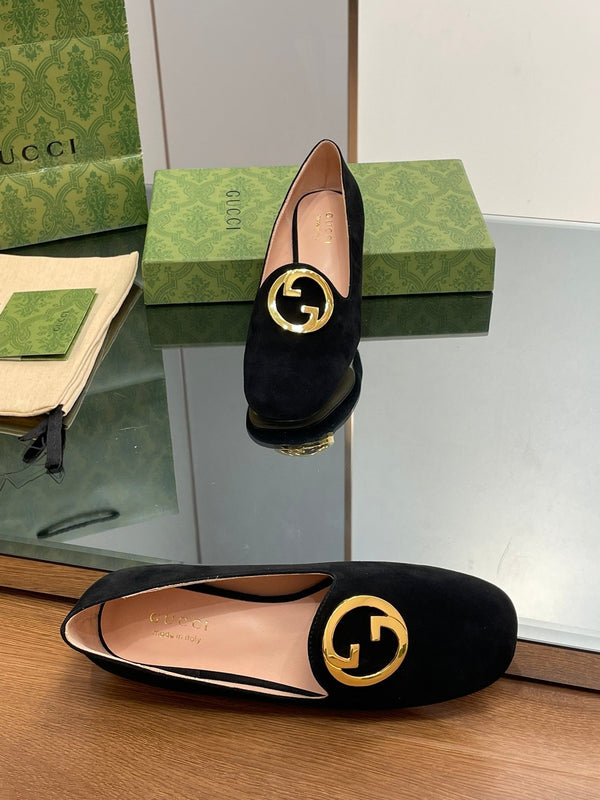 BLONDIE LOGO-PLAQUE LOAFERS IN BLACK SUEDE