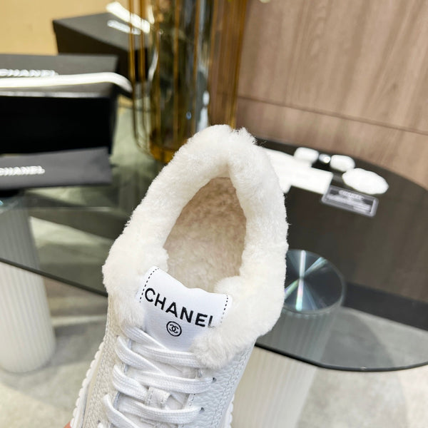 CC Sneaker White Cowhide With Fleece Lining 944563