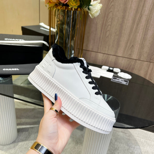 CC Sneaker White Black Cowhide With Fleece Lining 944562