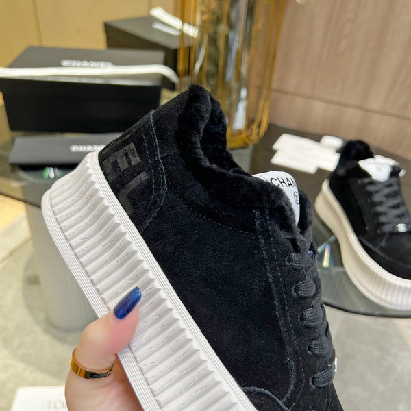 CC Sneaker Black Suede With Fleece Lining 944565
