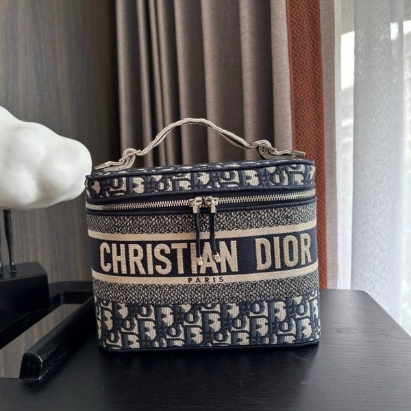 diortravel vanity 25 black beige oblique embroidery