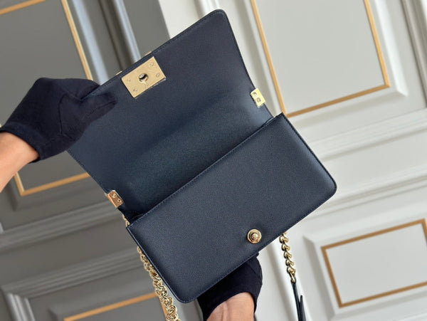 ragazzo taglia media 25 blu scuro chevron caviale ghw