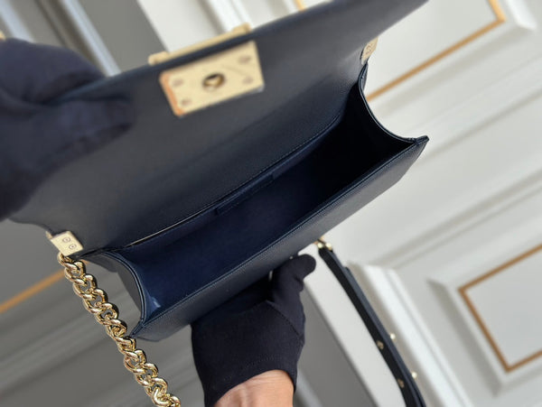 ragazzo taglia media 25 blu scuro chevron caviale ghw