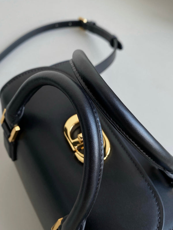 BOSTON 20 HANDBAG IN BLACK CALFSKIN