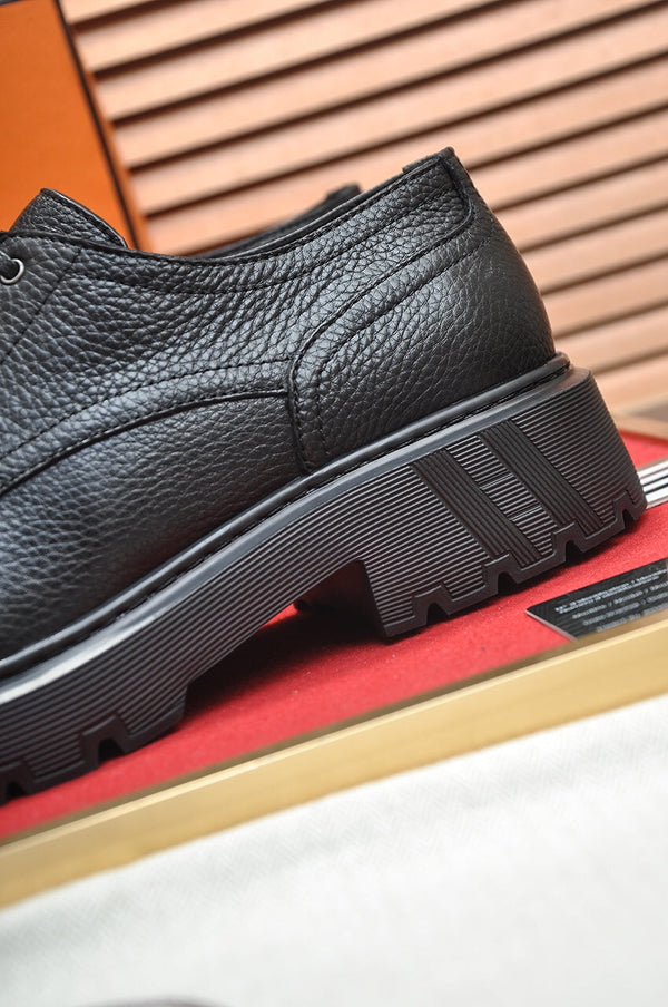 SCARPA DA TRAMPING HM DANIEL IN PELLE DI VITELLO NERA GRANULATA