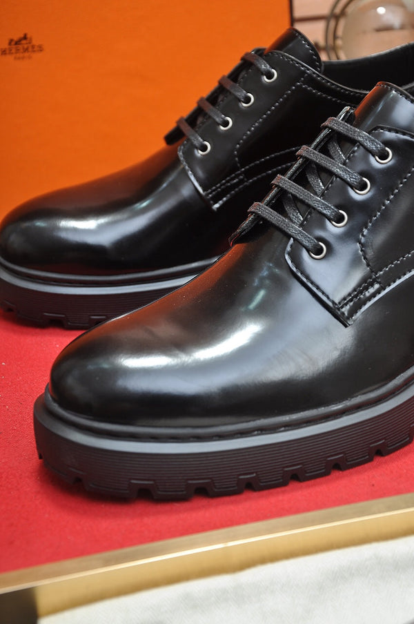 SCARPA DA TRAMPING HM DANIEL IN PELLE DI VITELLO NERA LUCIDA