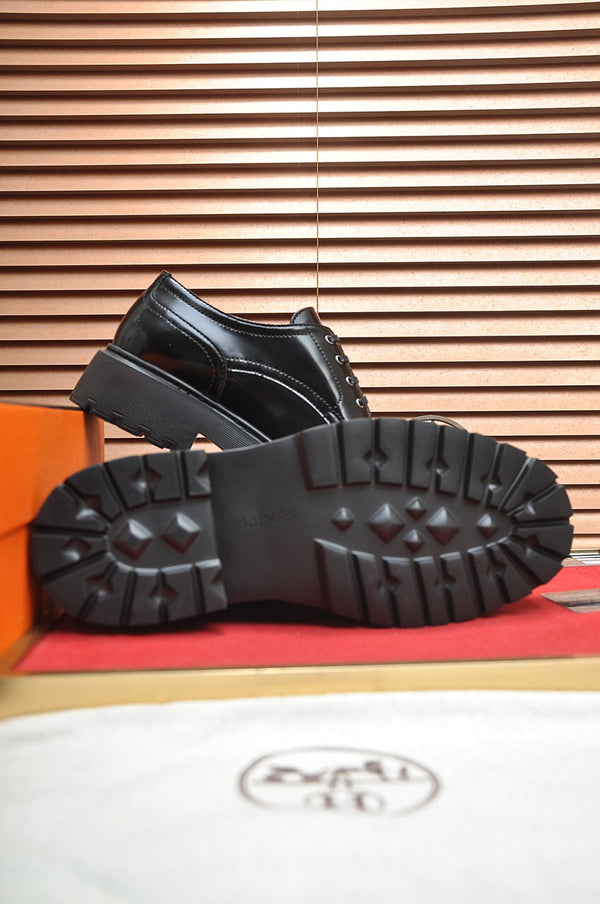 SCARPA DA TRAMPING HM DANIEL IN PELLE DI VITELLO NERA LUCIDA