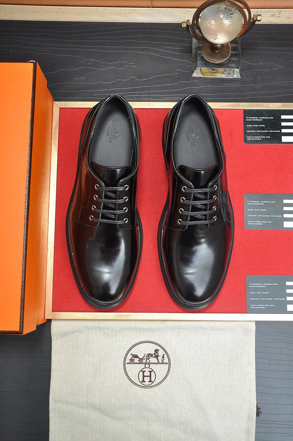 SCARPA DA TRAMPING HM DANIEL IN PELLE DI VITELLO NERA LUCIDA