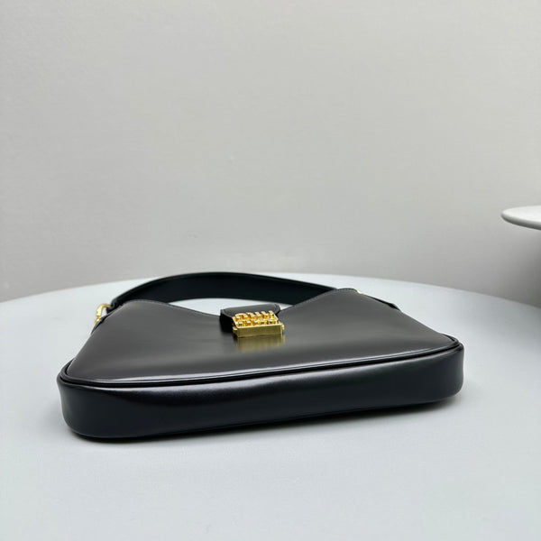 HOBO 28 CITY SHOUDER BAG IN BLACK CALFSKIN