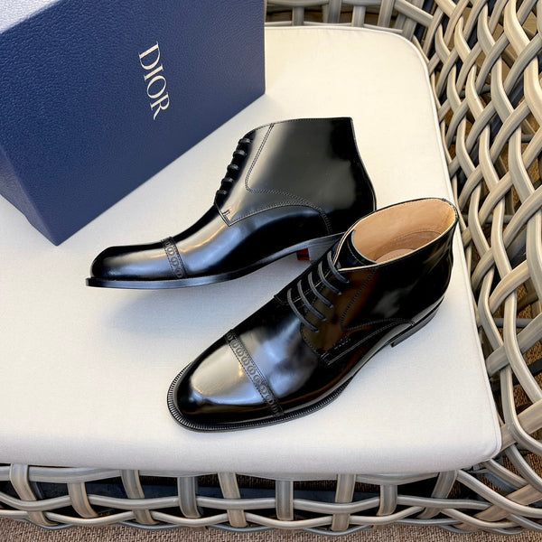 STIVALETTO CON LACCI CD HOMME IN PELLE DI VITELLO GOFFRATA NERA