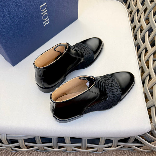 CD HOMME STIVALETTO CON LACCI IN PELLE DI VITELLO NERO