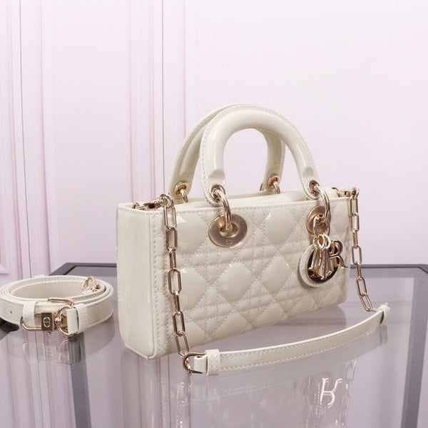 MEDIUM LADY D-JOY 26 WHITE LAMBSKIN