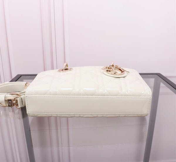 MEDIUM LADY D-JOY 26 WHITE LAMBSKIN