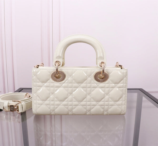 MEDIUM LADY D-JOY 26 WHITE LAMBSKIN