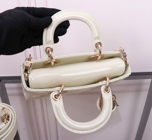 MEDIUM LADY D-JOY 26 WHITE LAMBSKIN