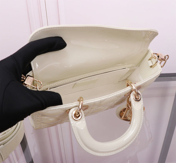 MEDIUM LADY D-JOY 26 WHITE LAMBSKIN