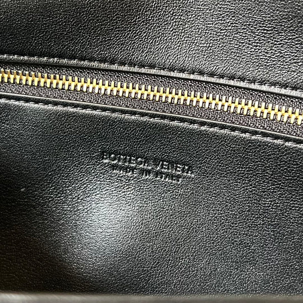 BV Borsa a mano lunga Andiamo con manico 31 cm Pelle di vitello nera Ghw 