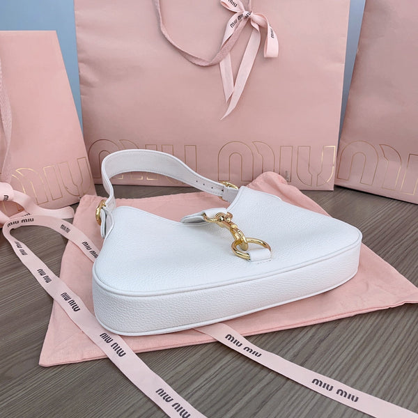 HOBO SHOULDER BAG 29 IN WHITE CALFSKIN GOLD HARDWARE