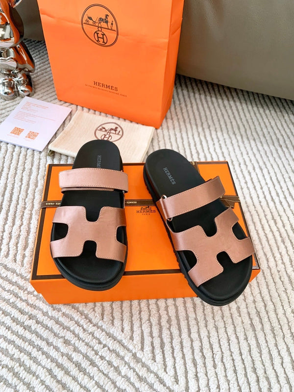 HM Chypre Sandal Shimmery Orange Pink Lambskin  963506