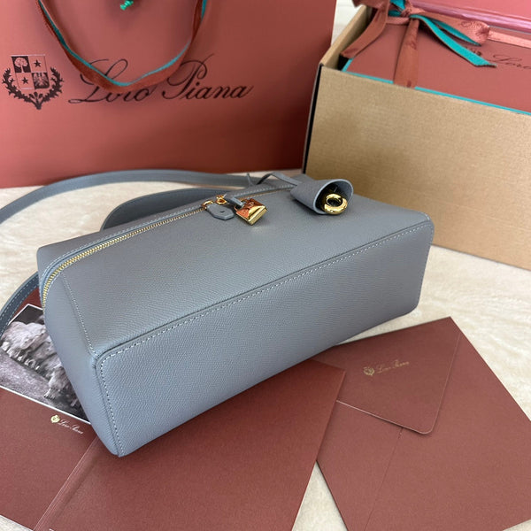 BORSA EXTRA L27 IN PELLE DI VITELLO LISCIA GRIGIO FRESCO CON FERRAMENTA ORO