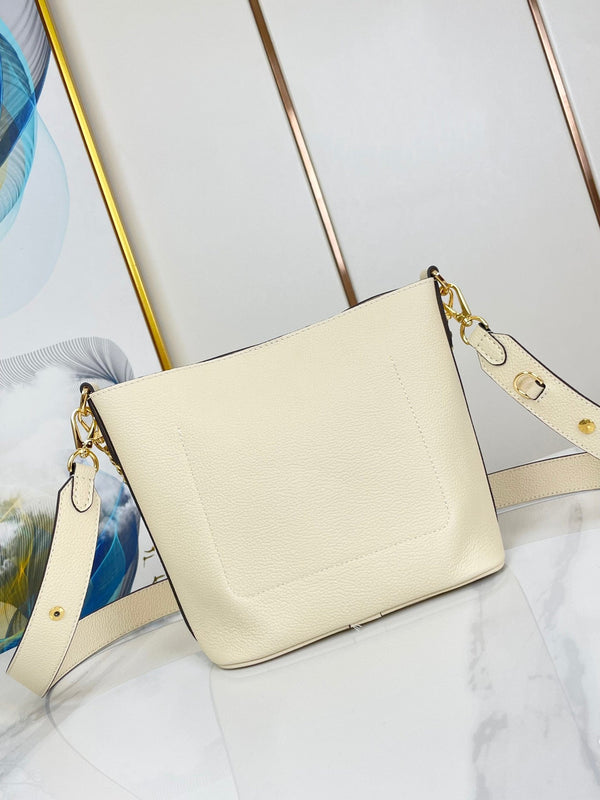 LOCK AND WALK 20 IN PELLE DI VITELLO GRANULATA CREMA CON FERRAMENTA ORO