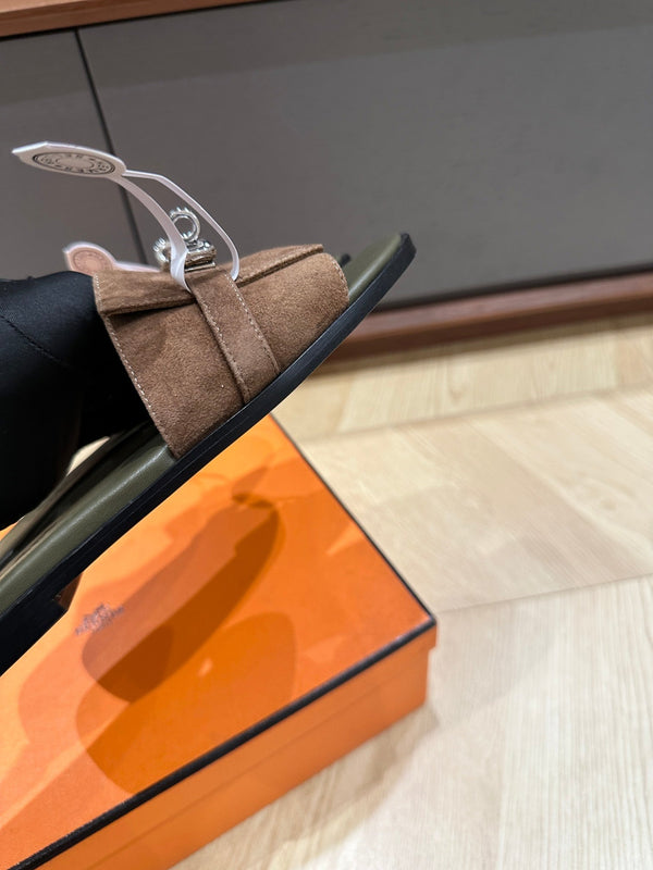 GABRIEL SANDAL LIGHT BROWN SUEDE