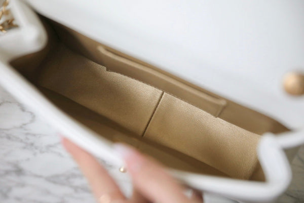 borsa mini con patta cc 24s 20 cm in pelle di agnello bianca con perle 