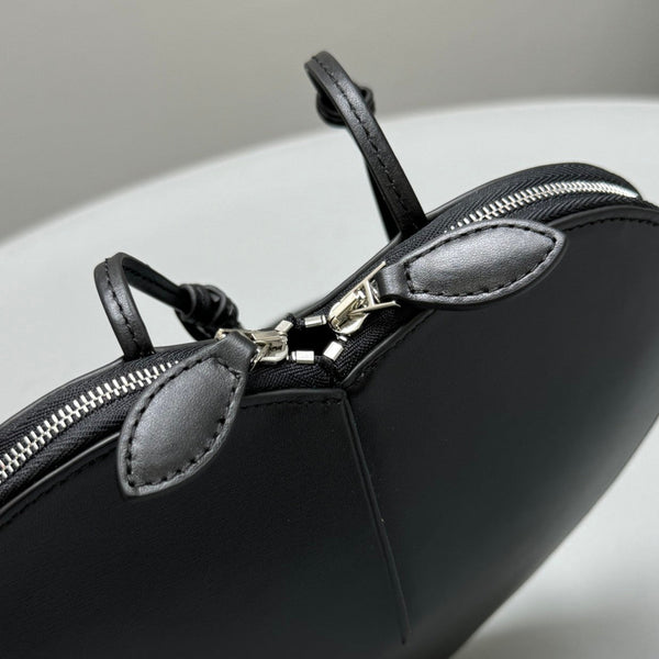 Le Coeur 21cm Black Calfskin Shouder bag