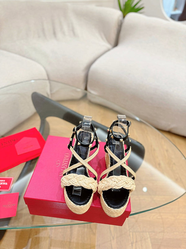 GARAVANI ROCKSTUD WEDGE SANDALS IN BLACK CALFSKIN AND BEIGE RAFFIA