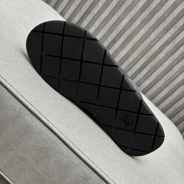 SANDALI LV VENICE MULE NERI