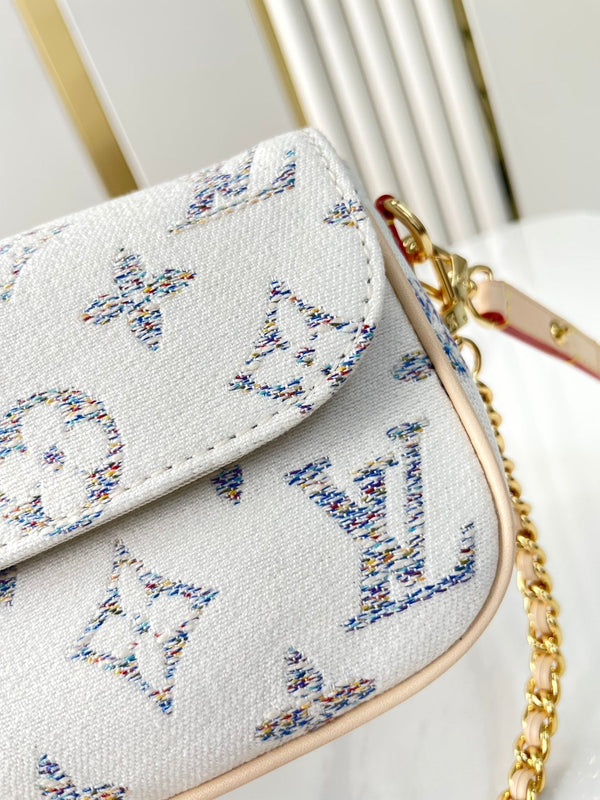 PORTAFOGLIO CON CATENA IVY 23 IN TESSUTO JACQUARD MONOGRAM BIANCO CON FERRAMENTA ORO