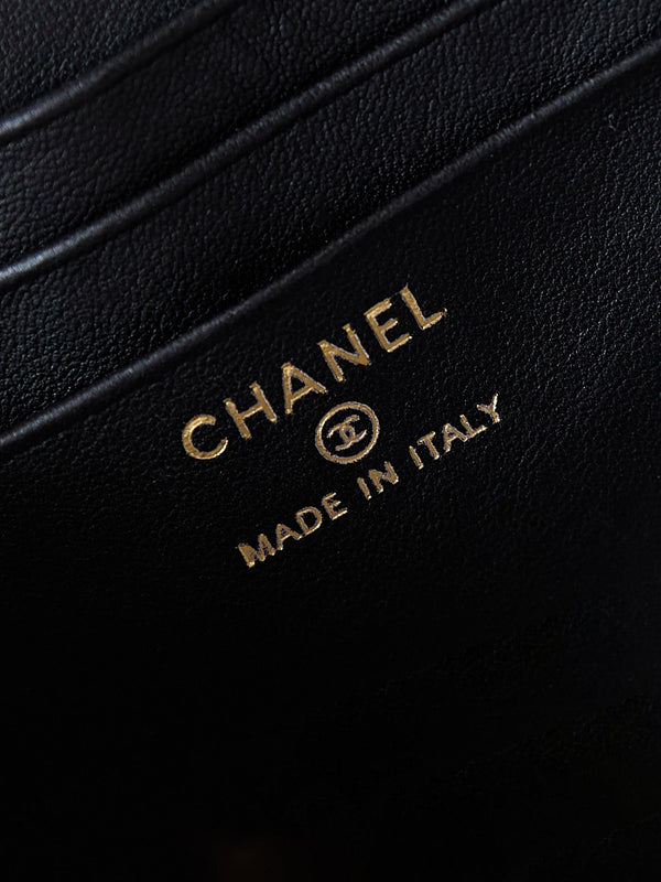 24a vanity 17cm black lambskin gold hardware