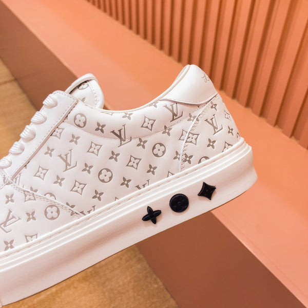 LV TRAINER SNEAKER IN BEIGE MONOGRAM CALFSKIN