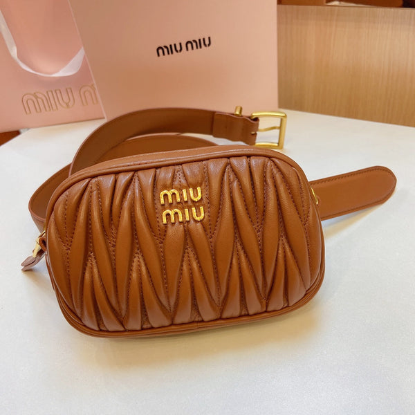 cintura miu marrone 30mm con pochette trapuntata