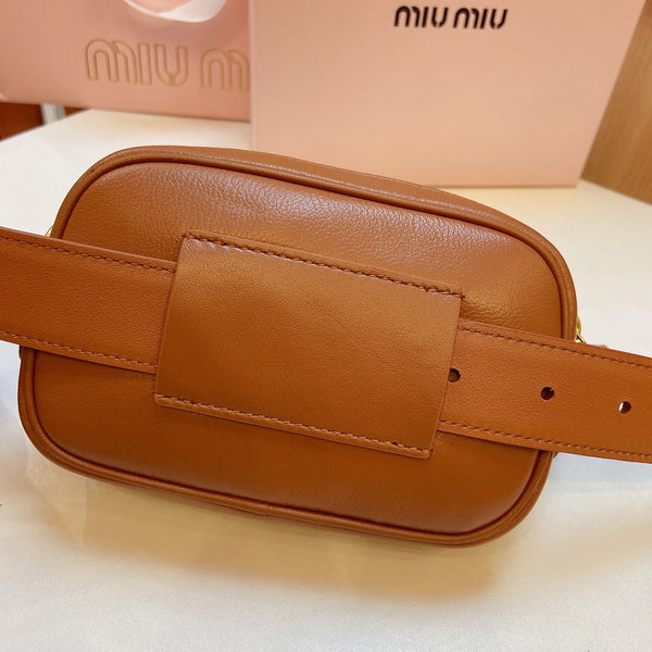 cintura miu marrone 30mm con pochette trapuntata