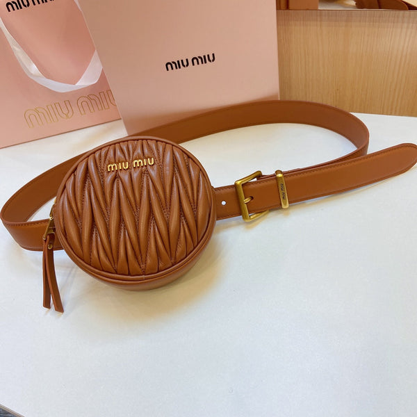 cintura miu marrone 30mm con borsa trapuntata a cerchio