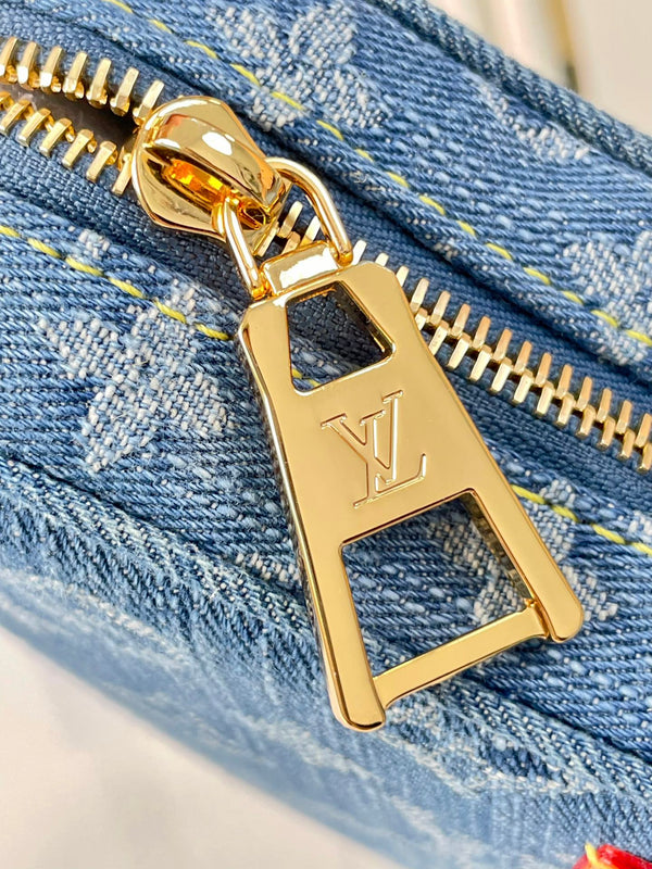 CROISSANT 25 IN DENIM MONOGRAM BLU