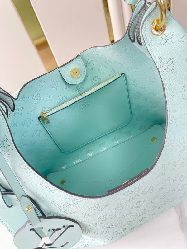 CARMEL 40 IN PELLE DI VITELLO TRAFORATA CON MONOGRAMMA AZZURRO