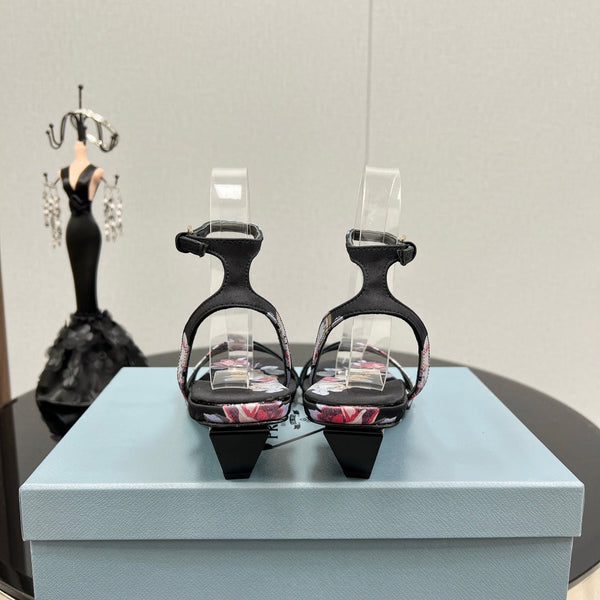 PRA TRIANGLE HEEL FLOWER MOTIF SATIN SANDALS BLACK