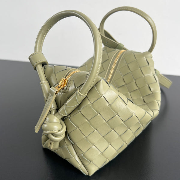 BV Loop Top Handle 19cm Green Beige Lambskin