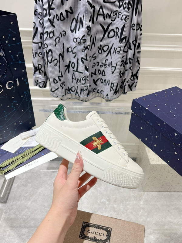 GG ACE 30 SUPREME TRAINER WHITE CALFSKIN