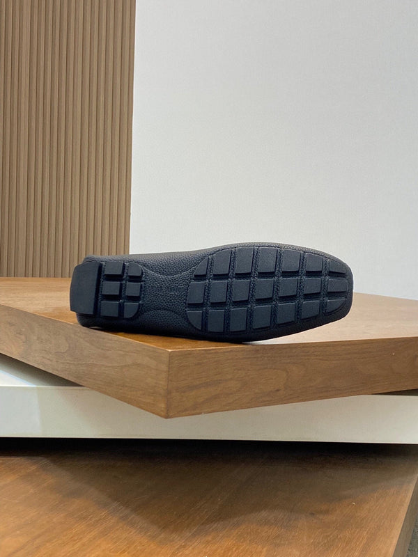 LV LOAFER IN BLACK WRINKLE CALFSKIN WITH SILVER LOGO